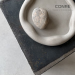 Betoninis padėklas POND Warm Ash, 19x19,5 cm | MR. CLAY