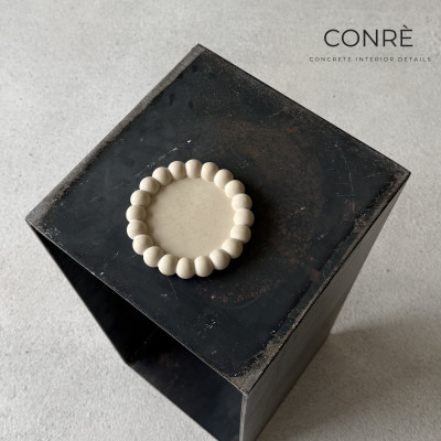 Betoninis padėklas PEARL ROUND Dunes, 12x12 cm | MR. CLAY