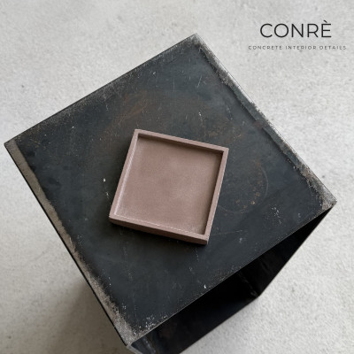 Skulptūriškas betoninis padėklas FRAME "Cocao" | 10 x 10 cm